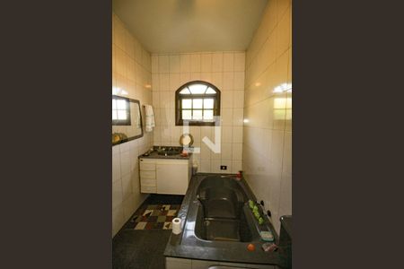 Casa à venda com 600m², 5 quartos e 5 vagasbanheiro da suite 3