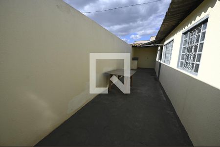 Área  de casa para alugar com 3 quartos, 60m² em Jardim Maria Inês, Aparecida de Goiânia