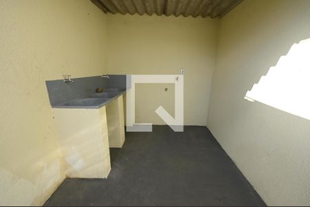 Área de serviço  de casa para alugar com 3 quartos, 60m² em Jardim Maria Inês, Aparecida de Goiânia