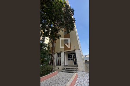 Apartamento para alugar com 75m², 3 quartos e 1 vaga Apartamento para alugar com 75m², 3 quartos e 1 vagaFachada