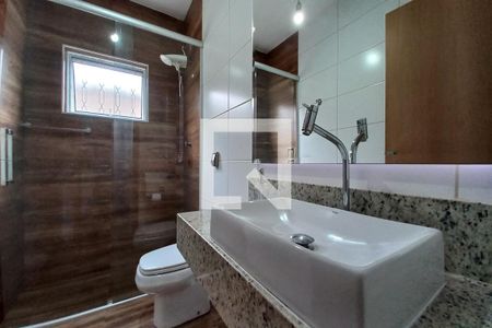 Casa à venda com 180m², 3 quartos e 3 vagasBanheiro