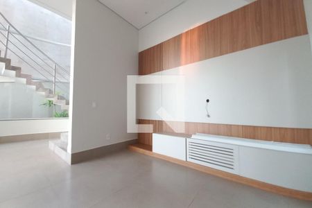 Casa de condomínio à venda com 390m², 3 quartos e 4 vagasSala de TV