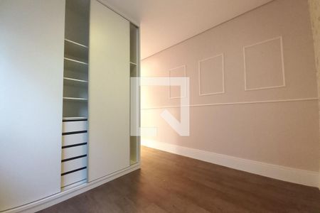 Casa de condomínio à venda com 390m², 3 quartos e 4 vagasQuarto 2 - Suíte