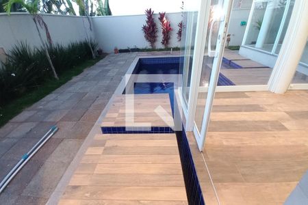 Casa de condomínio à venda com 390m², 3 quartos e 4 vagasDetalhe da Piscina 