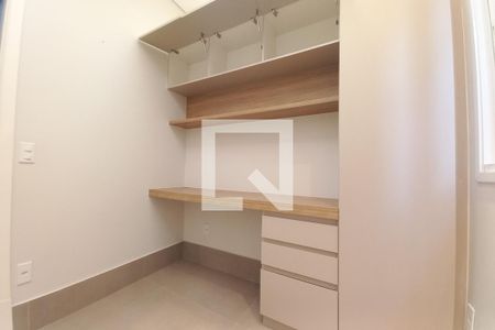 Casa de condomínio à venda com 390m², 3 quartos e 4 vagasEscritório 