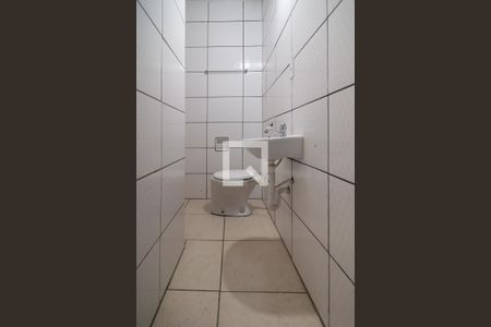 Banheiro de kitnet/studio para alugar com 1 quarto, 27m² em Bela Vista, São Paulo