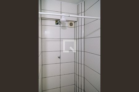 Banheiro de kitnet/studio para alugar com 1 quarto, 27m² em Bela Vista, São Paulo