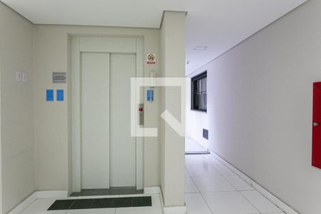 Apartamento à venda com 27m², 1 quarto e sem vagaÁrea comum - Elevador