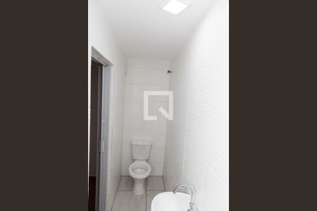Banheiro de casa para alugar com 1 quarto, 30m² em Canhema, Diadema