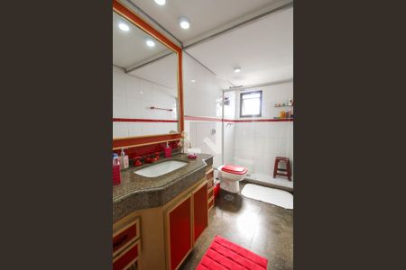 Apartamento para alugar com 242m², 5 quartos e 4 vagasBanheiro da Suíte 2