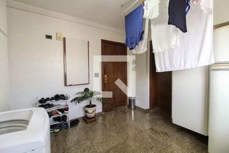 Apartamento para alugar com 242m², 5 quartos e 4 vagasÁrea de Serviço