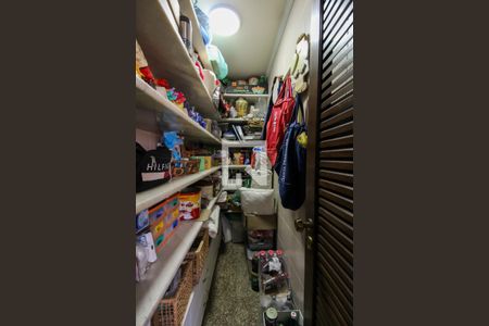 Apartamento para alugar com 242m², 5 quartos e 4 vagasDespensa