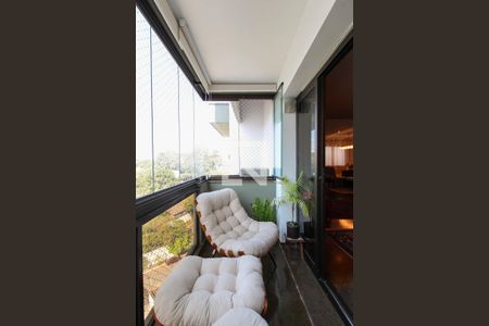 Apartamento para alugar com 242m², 5 quartos e 4 vagasVaranda da Sala