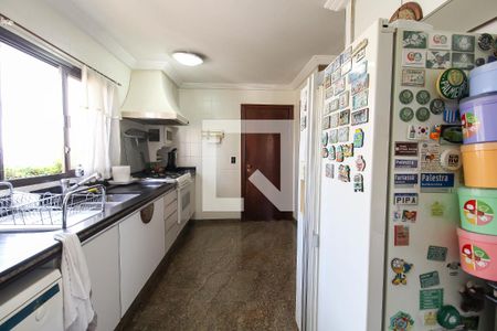 Apartamento para alugar com 242m², 5 quartos e 4 vagasCozinha