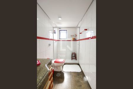 Apartamento para alugar com 242m², 5 quartos e 4 vagasBanheiro da Suíte 2