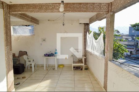 Casa à venda com 70m², 2 quartos e sem vaga Casa à venda com 70m², 2 quartos e sem vagaVaranda