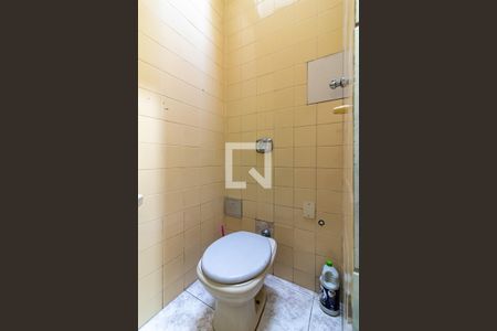 Casa à venda com 138m², 2 quartos e 2 vagas Casa à venda com 138m², 2 quartos e 2 vagasBanheiro