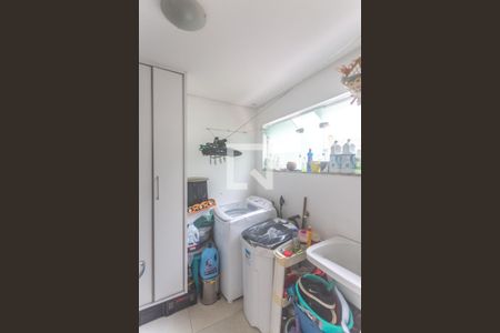 Casa à venda com 278m², 3 quartos e 4 vagas Casa à venda com 278m², 3 quartos e 4 vagasÁrea de serviço