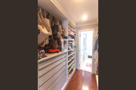 Casa à venda com 278m², 3 quartos e 4 vagas Casa à venda com 278m², 3 quartos e 4 vagasCloset suíte 2