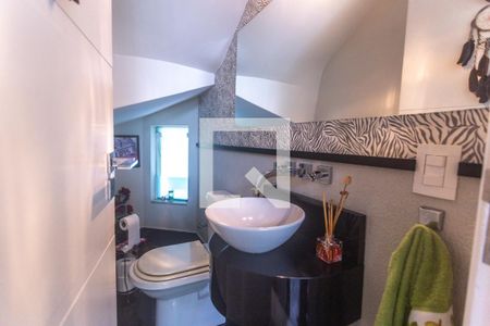 Casa à venda com 278m², 3 quartos e 4 vagas Casa à venda com 278m², 3 quartos e 4 vagasLavabo