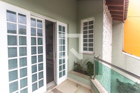 Casa à venda com 278m², 3 quartos e 4 vagas Casa à venda com 278m², 3 quartos e 4 vagasVaranda sala de TV