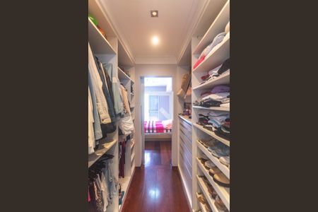 Casa à venda com 278m², 3 quartos e 4 vagas Casa à venda com 278m², 3 quartos e 4 vagasCloset suíte 2