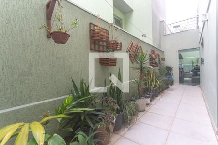 Casa à venda com 278m², 3 quartos e 4 vagas Casa à venda com 278m², 3 quartos e 4 vagasQuintal