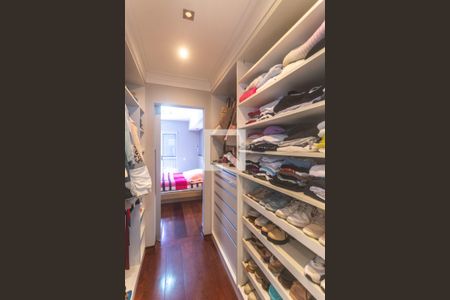 Casa à venda com 278m², 3 quartos e 4 vagas Casa à venda com 278m², 3 quartos e 4 vagasCloset suíte 2