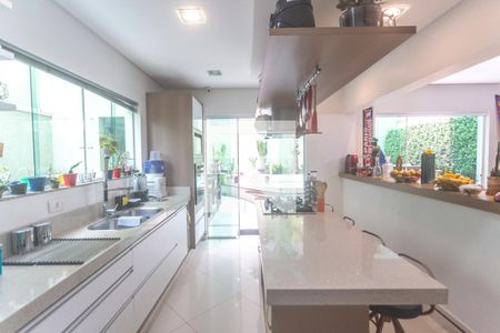 Casa à venda com 278m², 3 quartos e 4 vagas Casa à venda com 278m², 3 quartos e 4 vagasCozinha