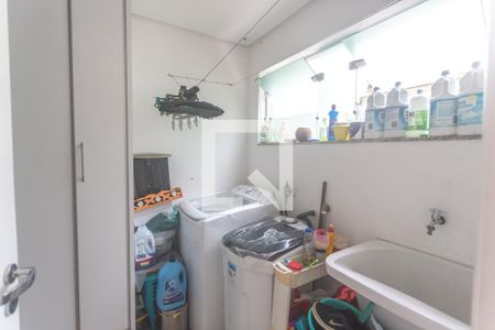 Casa à venda com 278m², 3 quartos e 4 vagas Casa à venda com 278m², 3 quartos e 4 vagasÁrea de serviço