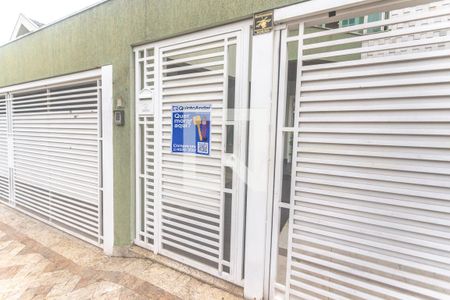 Casa à venda com 278m², 3 quartos e 4 vagas Casa à venda com 278m², 3 quartos e 4 vagasFachada