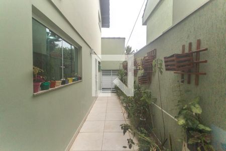 Casa à venda com 278m², 3 quartos e 4 vagas Casa à venda com 278m², 3 quartos e 4 vagasQuintal