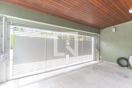 Casa à venda com 278m², 3 quartos e 4 vagas Casa à venda com 278m², 3 quartos e 4 vagasGaragem