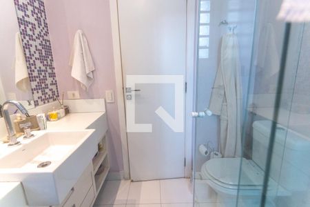 Casa à venda com 278m², 3 quartos e 4 vagas Casa à venda com 278m², 3 quartos e 4 vagasBanheiro suíte 2