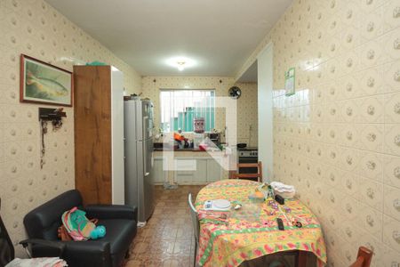 Casa à venda com 208m², 2 quartos e 2 vagasBanheiro