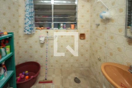 Casa à venda com 208m², 2 quartos e 2 vagasBanheiro