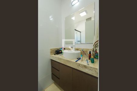 Casa à venda com 188m², 3 quartos e 5 vagas Casa à venda com 188m², 3 quartos e 5 vagasBanheiro Social