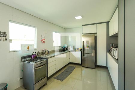 Casa à venda com 188m², 3 quartos e 5 vagas Casa à venda com 188m², 3 quartos e 5 vagasCozinha