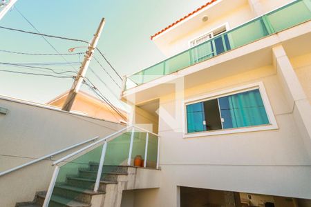 Casa à venda com 188m², 3 quartos e 5 vagas Casa à venda com 188m², 3 quartos e 5 vagasFachada