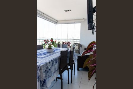 Apartamento à venda com 126m², 3 quartos e 2 vagas Apartamento à venda com 126m², 3 quartos e 2 vagasVaranda