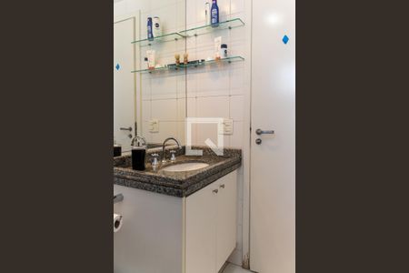 Apartamento à venda com 126m², 3 quartos e 2 vagas Apartamento à venda com 126m², 3 quartos e 2 vagasBanheiro Social