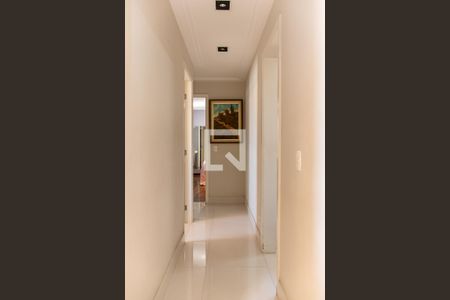 Apartamento à venda com 126m², 3 quartos e 2 vagas Apartamento à venda com 126m², 3 quartos e 2 vagasCorredor