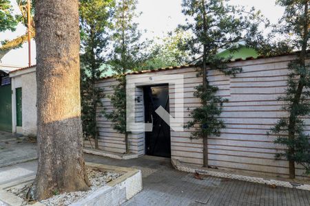 Casa à venda com 350m², 4 quartos e sem vaga Casa à venda com 350m², 4 quartos e sem vagaFachada