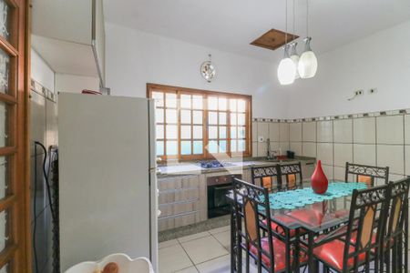 Casa à venda com 350m², 4 quartos e sem vaga Casa à venda com 350m², 4 quartos e sem vagaCozinha 1