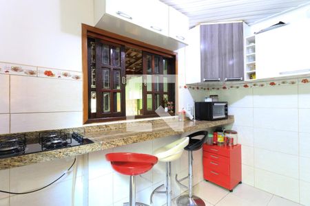 Casa à venda com 350m², 4 quartos e sem vaga Casa à venda com 350m², 4 quartos e sem vagaCozinha 2