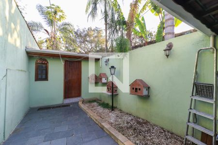 Casa à venda com 350m², 4 quartos e sem vaga Casa à venda com 350m², 4 quartos e sem vagaQuintal 1