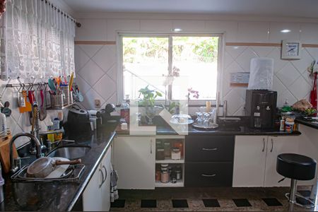 Casa para alugar com 400m², 4 quartos e 4 vagas Casa para alugar com 400m², 4 quartos e 4 vagasCozinha