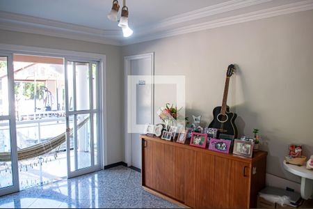 Casa para alugar com 400m², 4 quartos e 4 vagas Casa para alugar com 400m², 4 quartos e 4 vagasQuarto 1