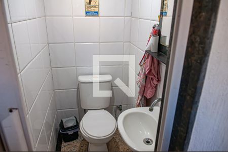 Casa para alugar com 400m², 4 quartos e 4 vagas Casa para alugar com 400m², 4 quartos e 4 vagasBanheiro