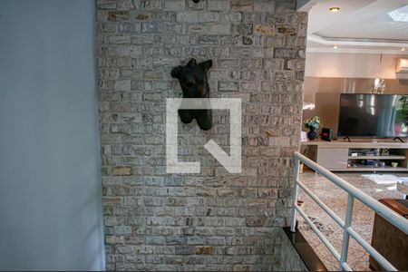 Casa para alugar com 400m², 4 quartos e 4 vagas Casa para alugar com 400m², 4 quartos e 4 vagasEscada